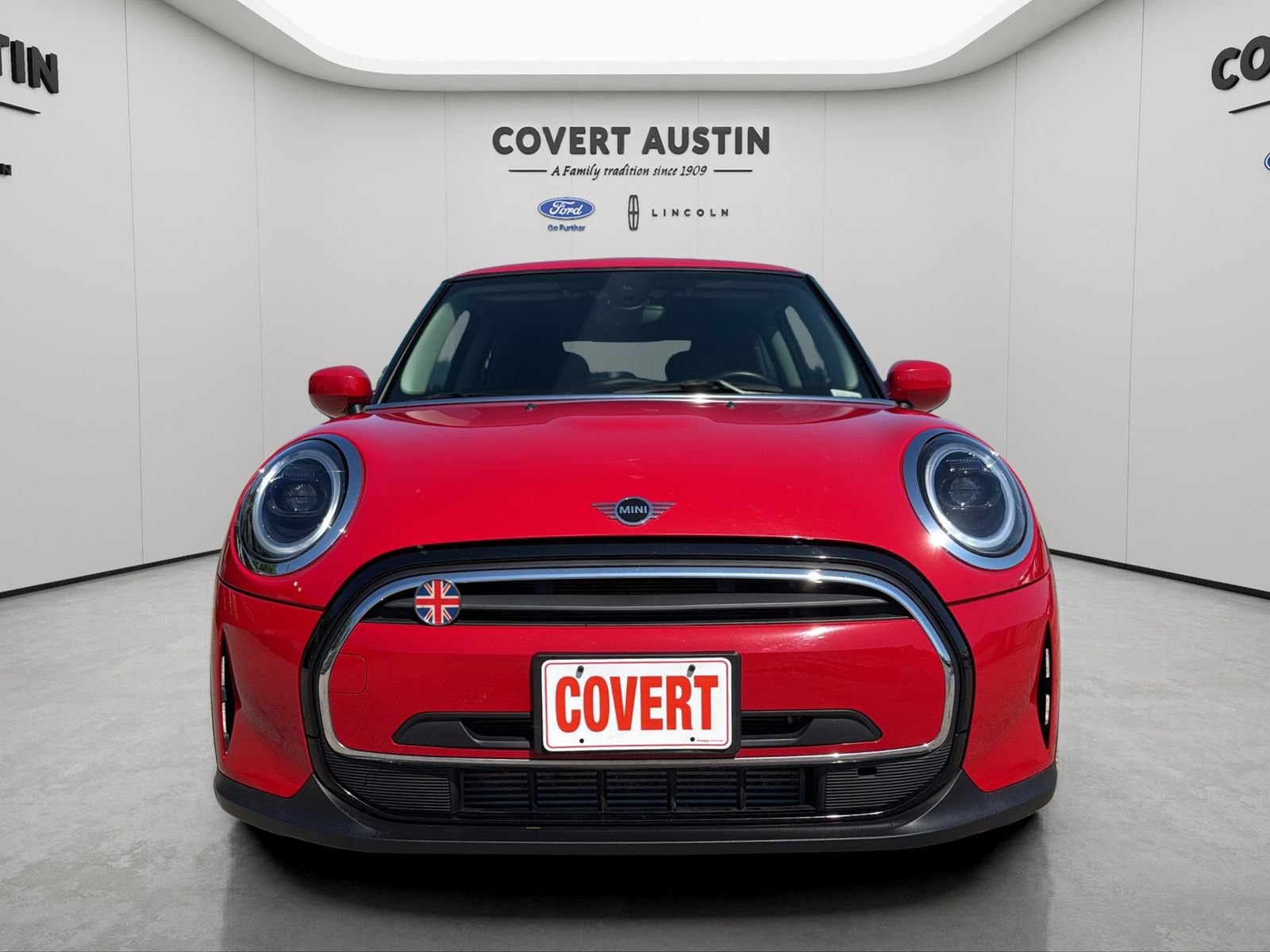 Used 2024 MINI Cooper 2-Door Hardtop FWD image 8