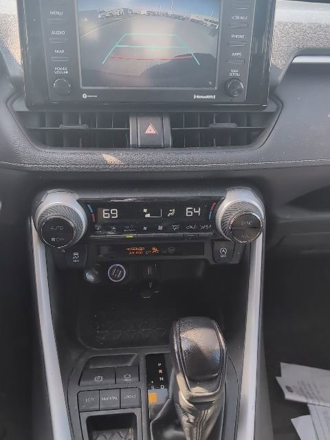 Used 2021 Toyota RAV4 XLE image 14