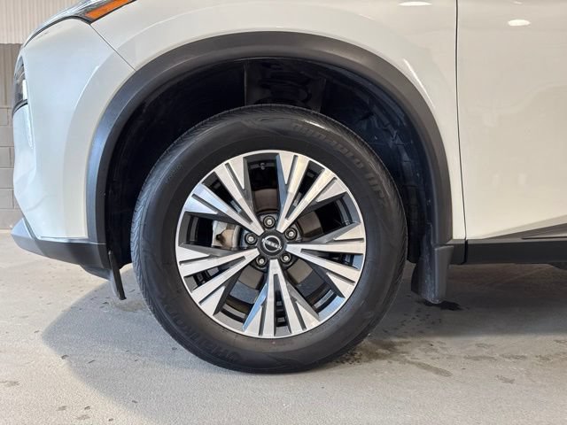 Certified 2023 Nissan Rogue SV w/ SV Premium B Package AWD/4WD image 31