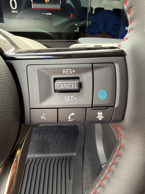New 2026 Nissan Kicks SR w/ SR Premium Package FWD image 32