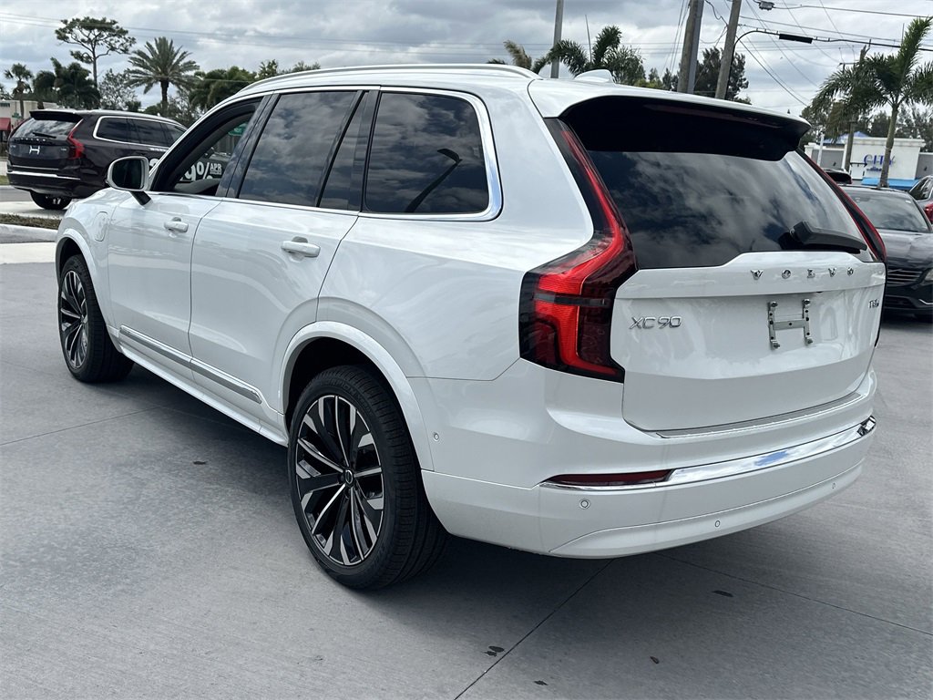 New 2025 Volvo XC90 T8 Plus w/ Protection Package Premier image 8