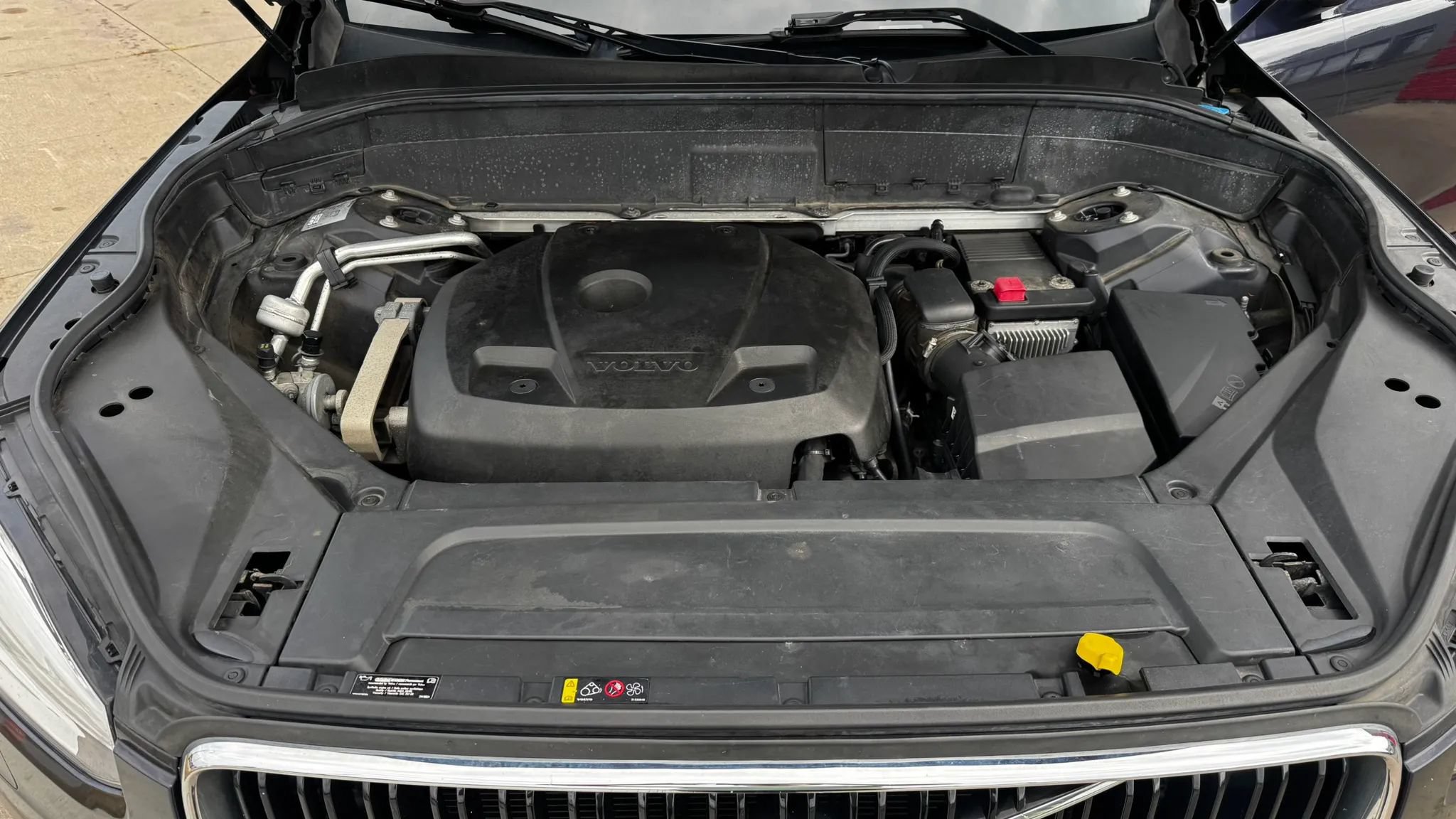 Used 2016 Volvo XC90 T6 Momentum w/ Momentum Plus Package AWD/4WD image 26