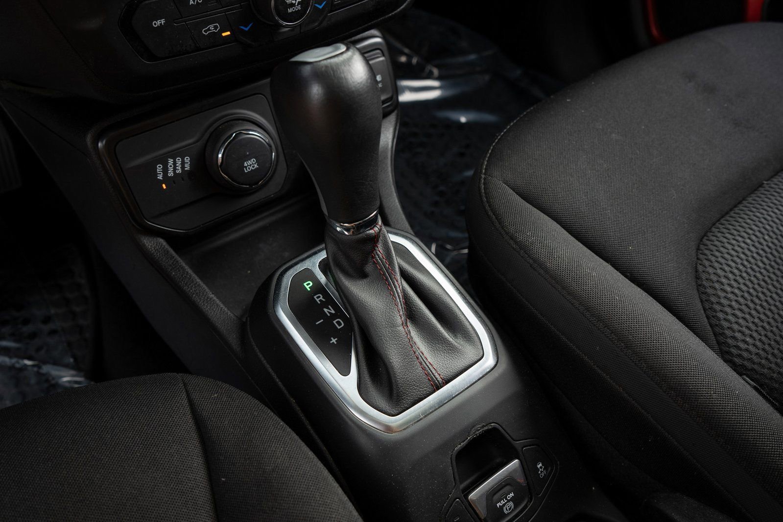 Used 2023 Jeep Renegade Latitude w/ Sun/Sound Group image 26