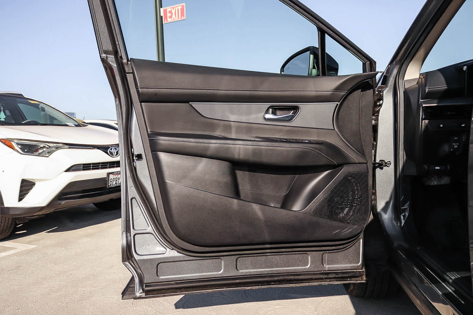 Used 2025 Nissan Murano SV AWD/4WD image 21