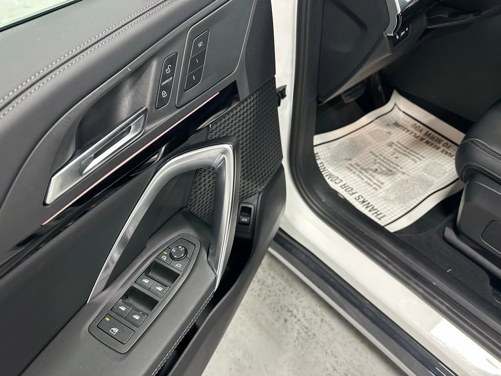 Used 2025 BMW X1 xDrive28i image 9
