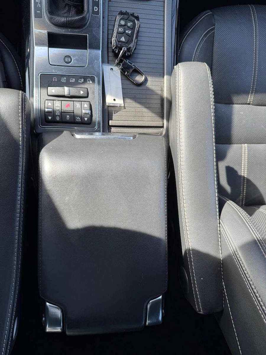 Used 2013 Land Rover Range Rover Sport HSE LUX w/ Luxury Interior Pkg AWD/4WD image 30