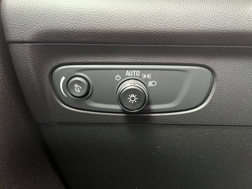 Used 2021 Buick Envision Essence w/ Sport Touring Package image 14