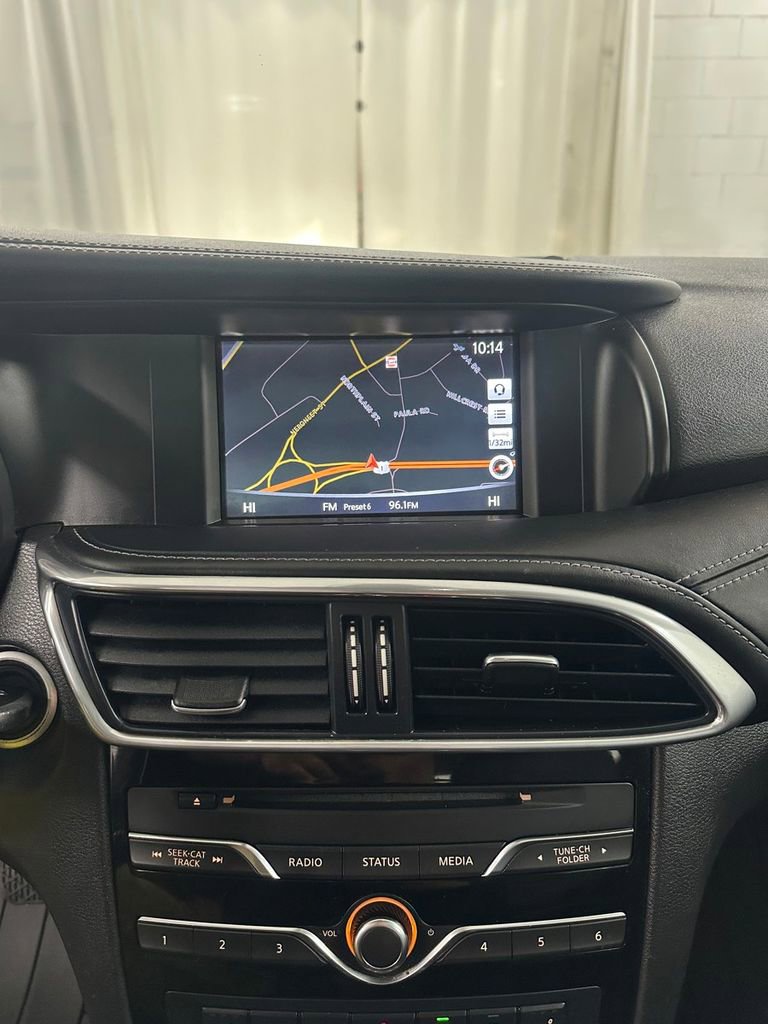 Used 2017 INFINITI QX30 Premium w/ Navigation Package image 23