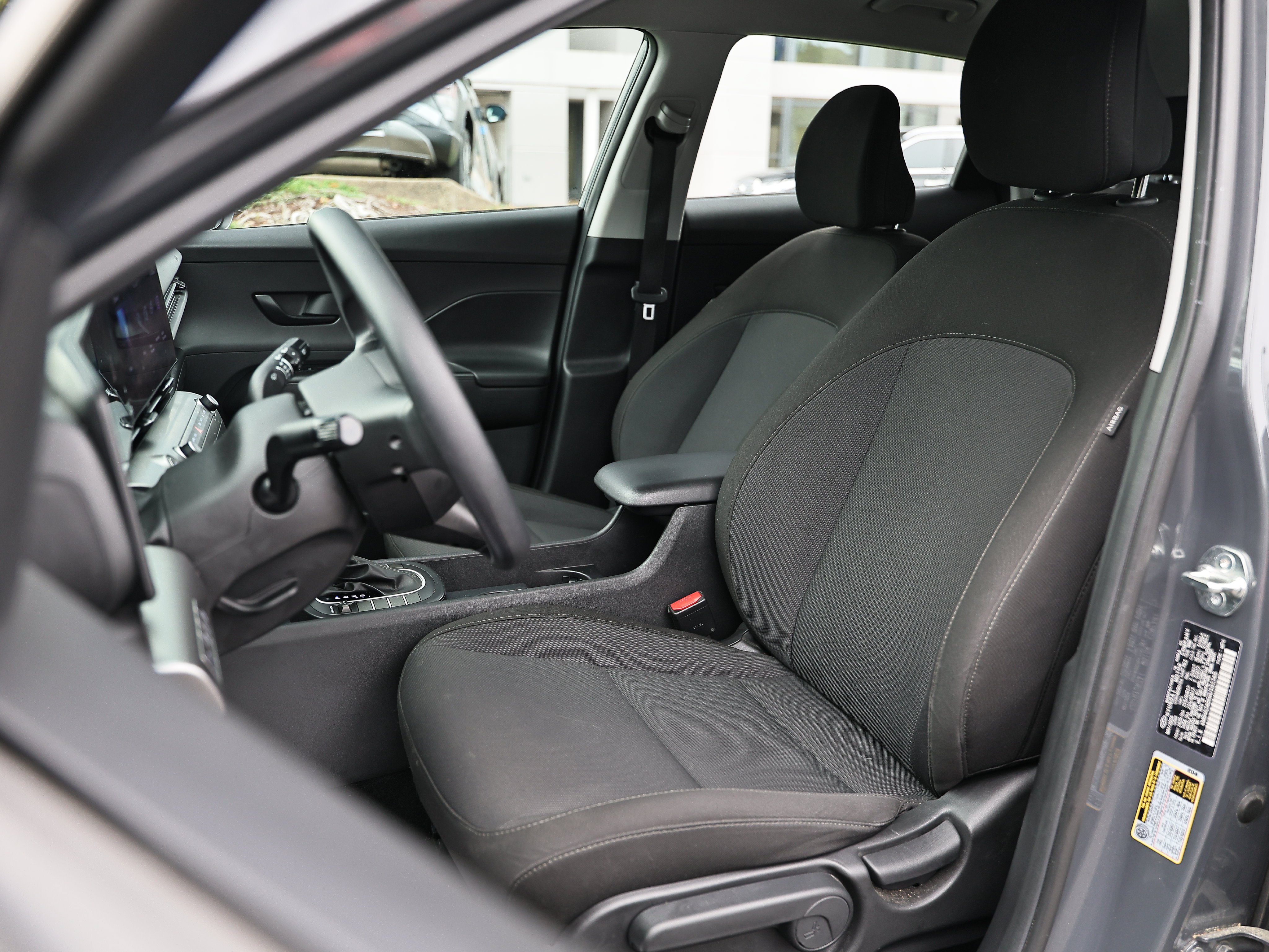 Used 2024 Hyundai Kona SE FWD image 19