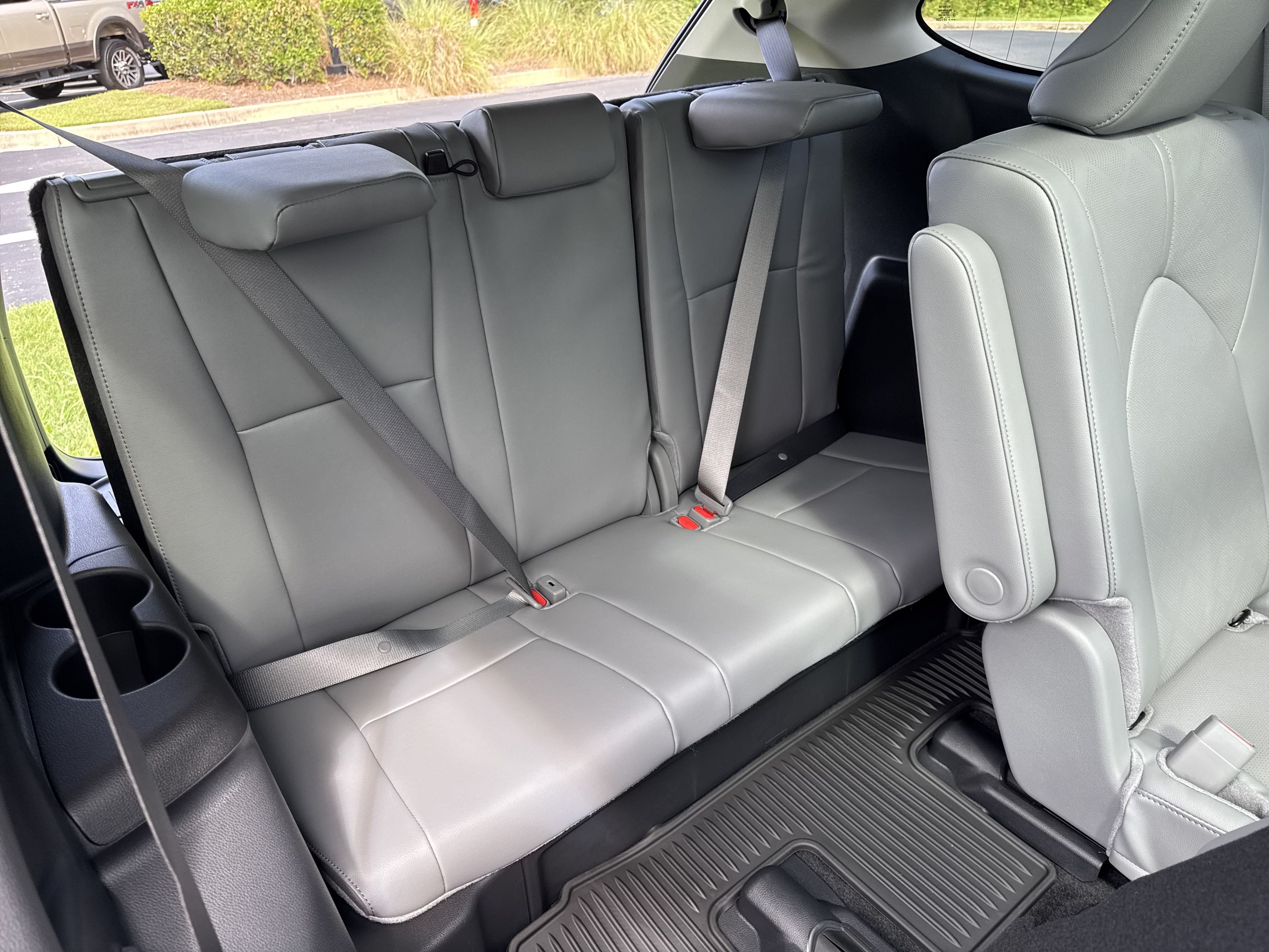 New 2025 Toyota Highlander Platinum AWD/4WD image 35