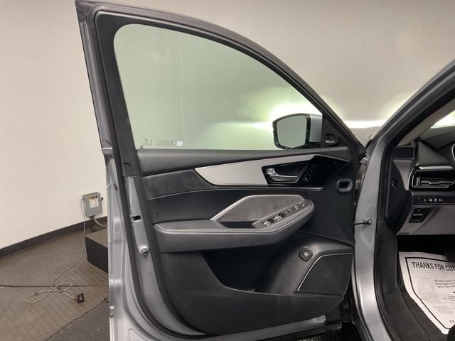Used 2023 Acura MDX SH-AWD w/ Technology Package image 9