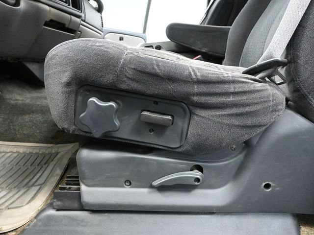 Used 2002 Chevrolet Suburban LS image 20