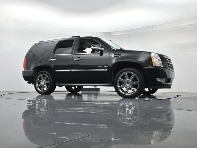 Used 2011 Cadillac Escalade Luxury AWD/4WD image 39