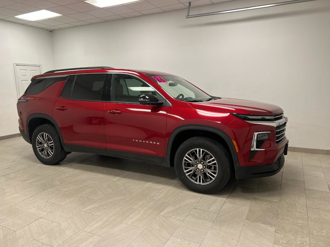 Used 2026 Chevrolet Traverse LT AWD/4WD image 3