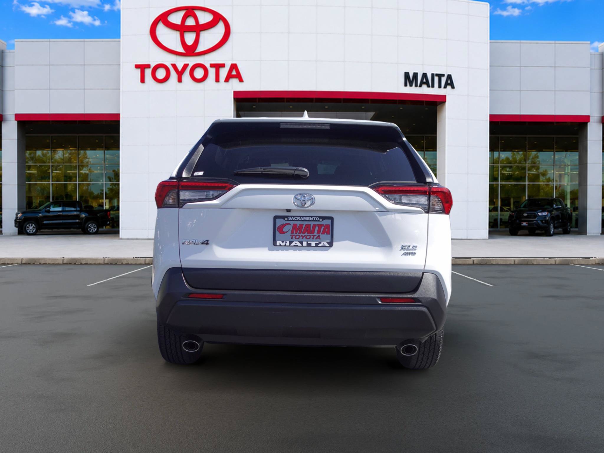 Used 2025 Toyota RAV4 XLE AWD/4WD image 4
