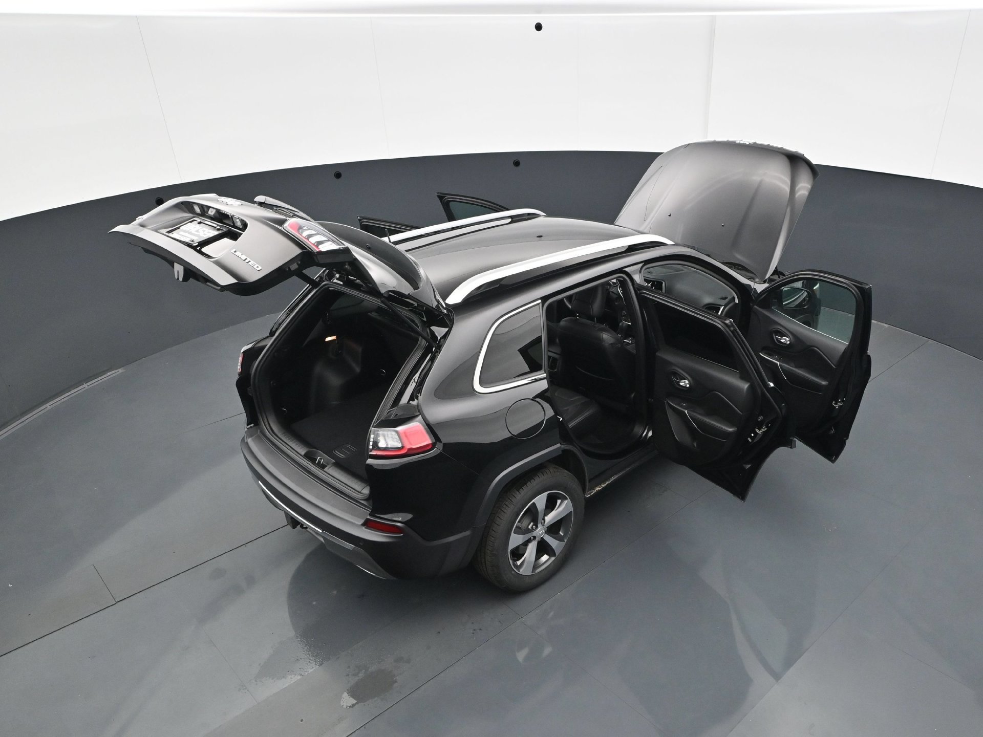 Used 2019 Jeep Cherokee Limited w/ Trailer Tow Group AWD/4WD image 41
