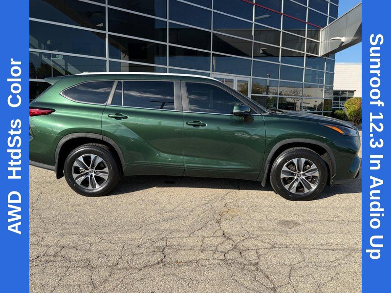 Used 2023 Toyota Highlander XLE AWD/4WD image 2