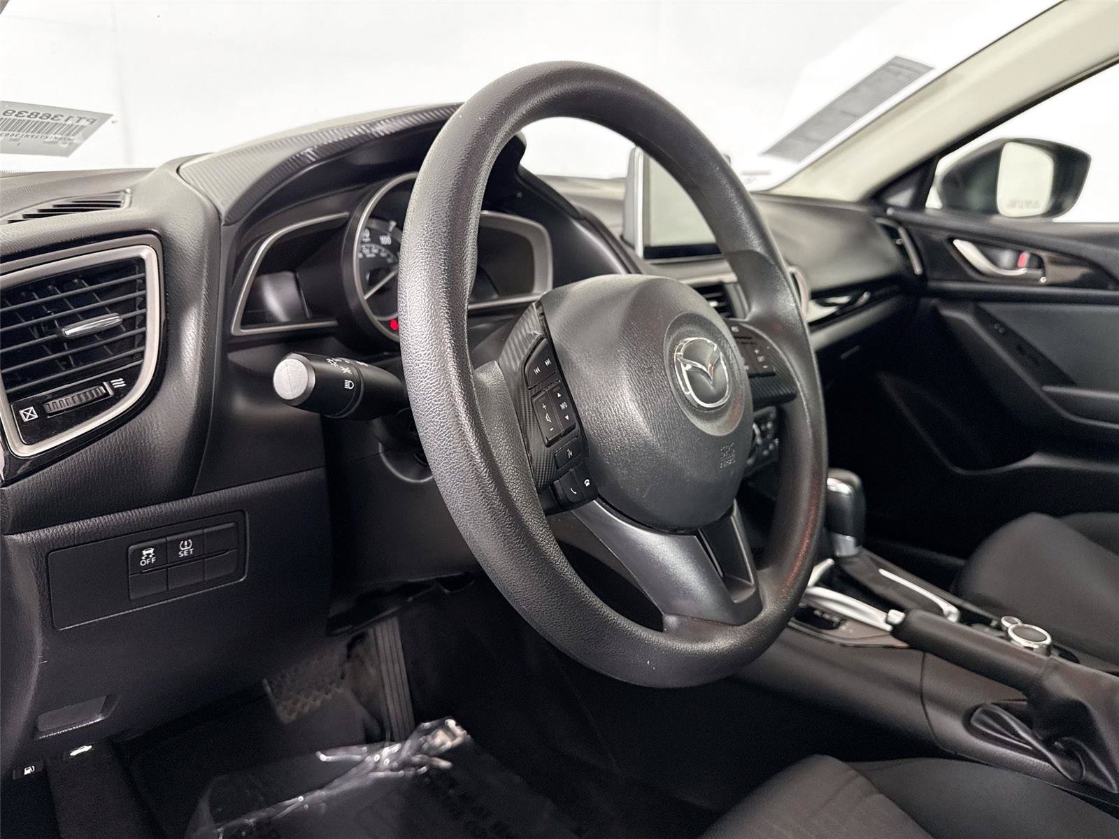 Used 2015 MAZDA MAZDA3 i Sport FWD image 4