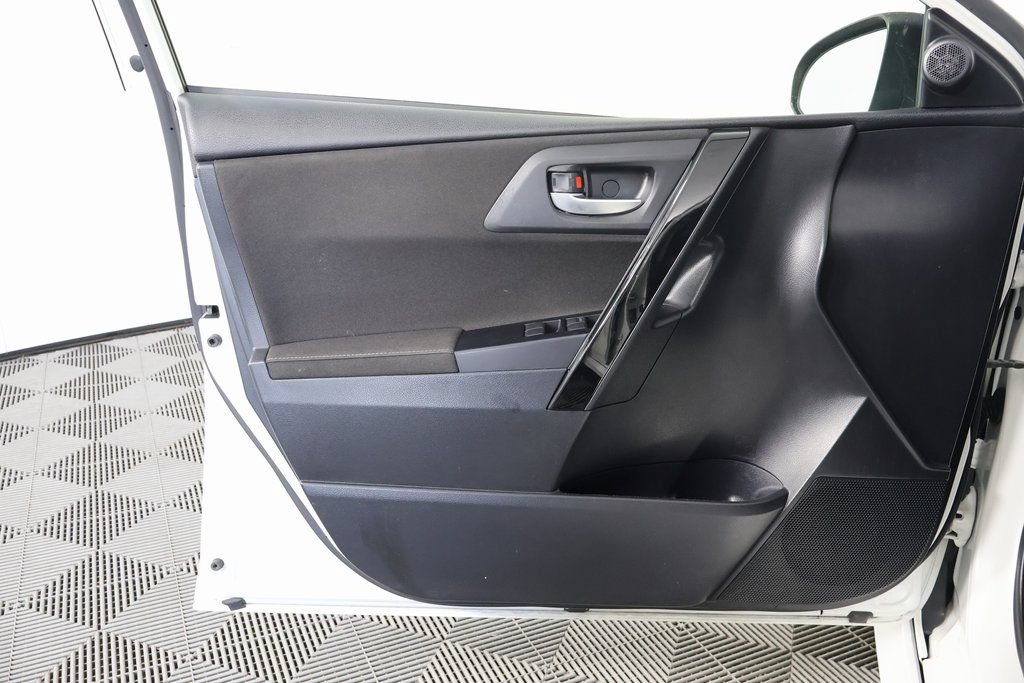 Used 2017 Toyota Corolla iM w/ Carpet Mat Package FWD image 12