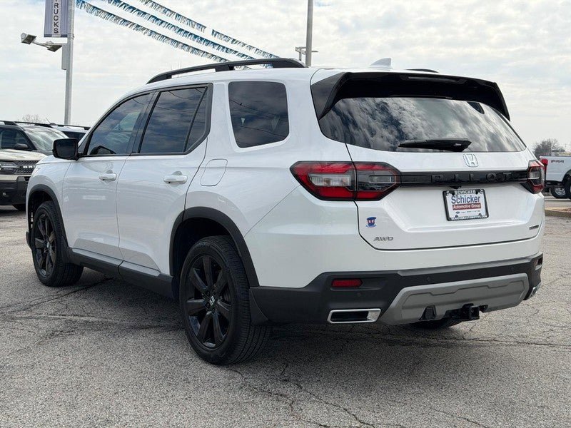 Used 2025 Honda Pilot Touring image 6