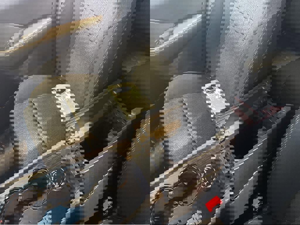 Used 2024 Nissan Rogue SV image 25