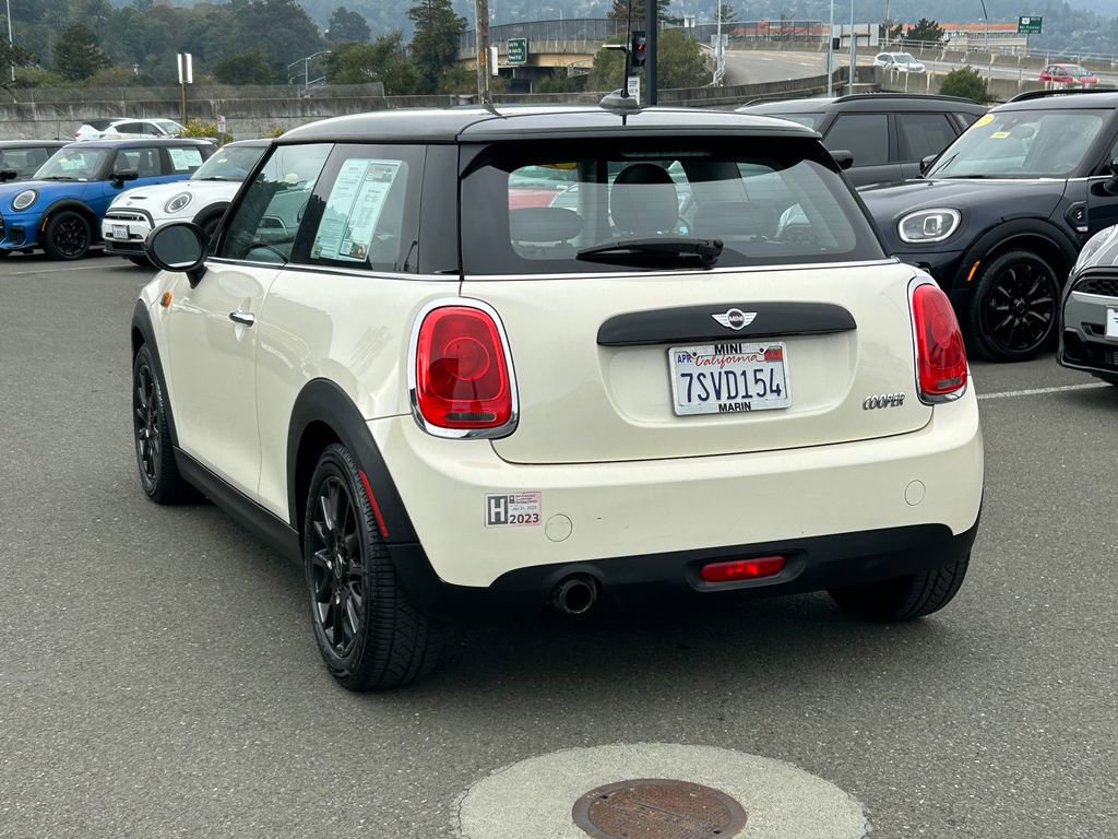 Used 2016 MINI Cooper 2-Door Hardtop image 3