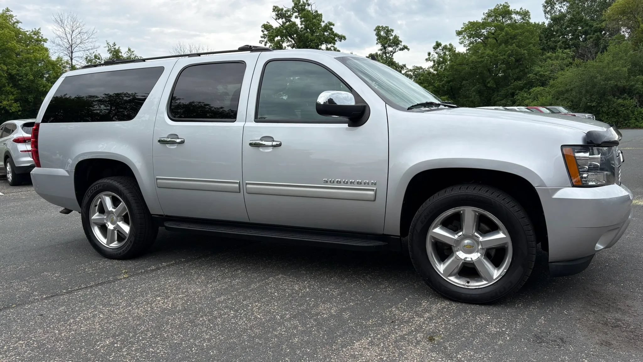 Used 2014 Chevrolet Suburban LS w/ All-Star Edition AWD/4WD image 12