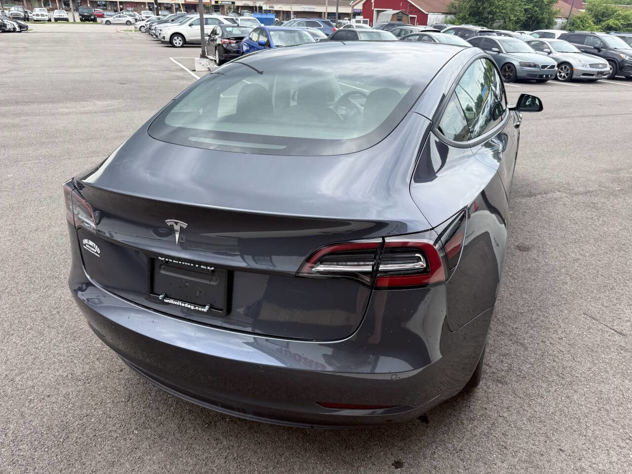 Used 2022 Tesla Model 3 Standard Range RWD image 8