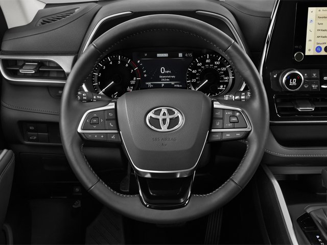 Used 2024 Toyota Highlander XLE image 8