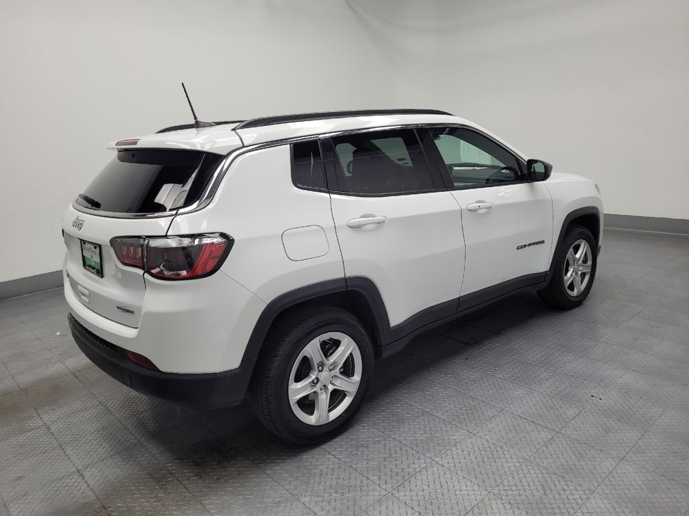 Used 2024 Jeep Compass Latitude image 10