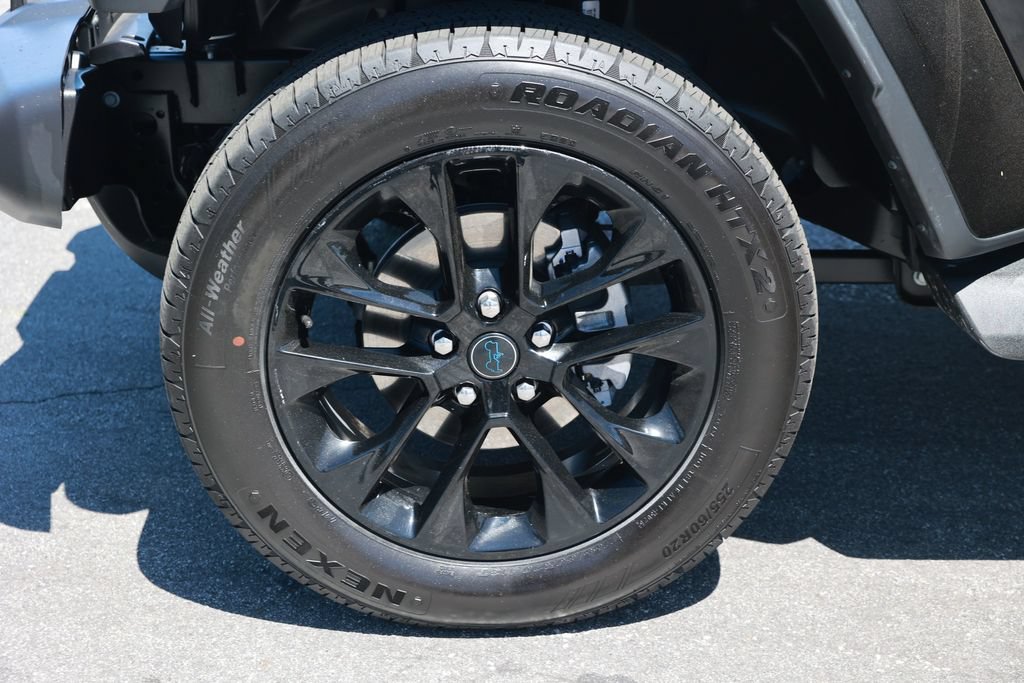 Used 2025 Jeep Wrangler Unlimited Sahara AWD/4WD image 14