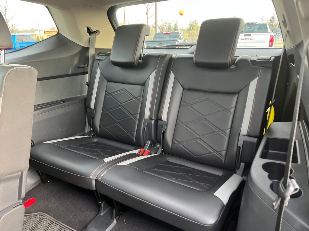 Used 2024 Volkswagen Atlas Peak Edition SE image 31