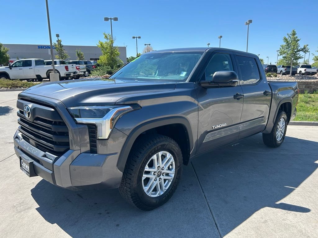 Used 2022 Toyota Tundra SR5 w/ SR5 Convenience Package AWD/4WD image 3