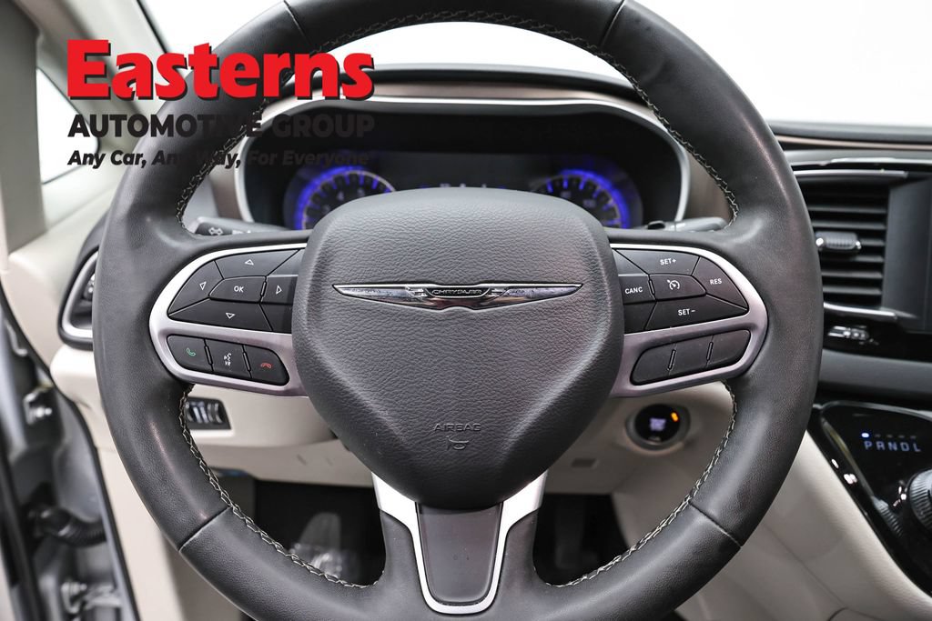 Used 2023 Chrysler Voyager LX FWD image 10