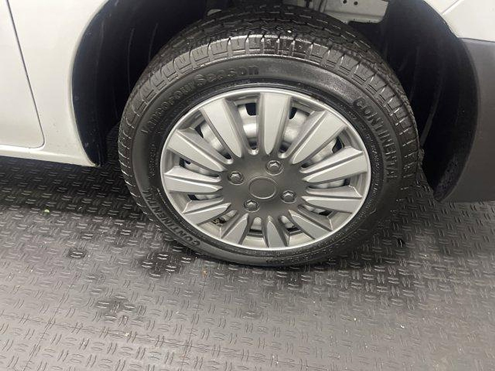 Used 2017 Chevrolet City Express LS FWD image 18