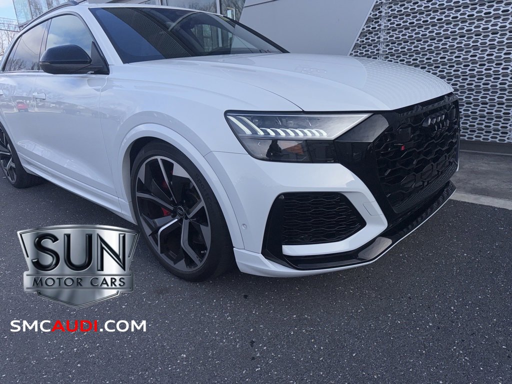 Certified 2024 Audi RS Q8 w/ Black Optic Package image 4