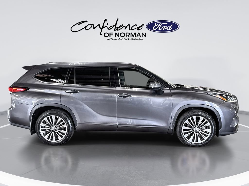 Used 2021 Toyota Highlander Platinum AWD/4WD image 10