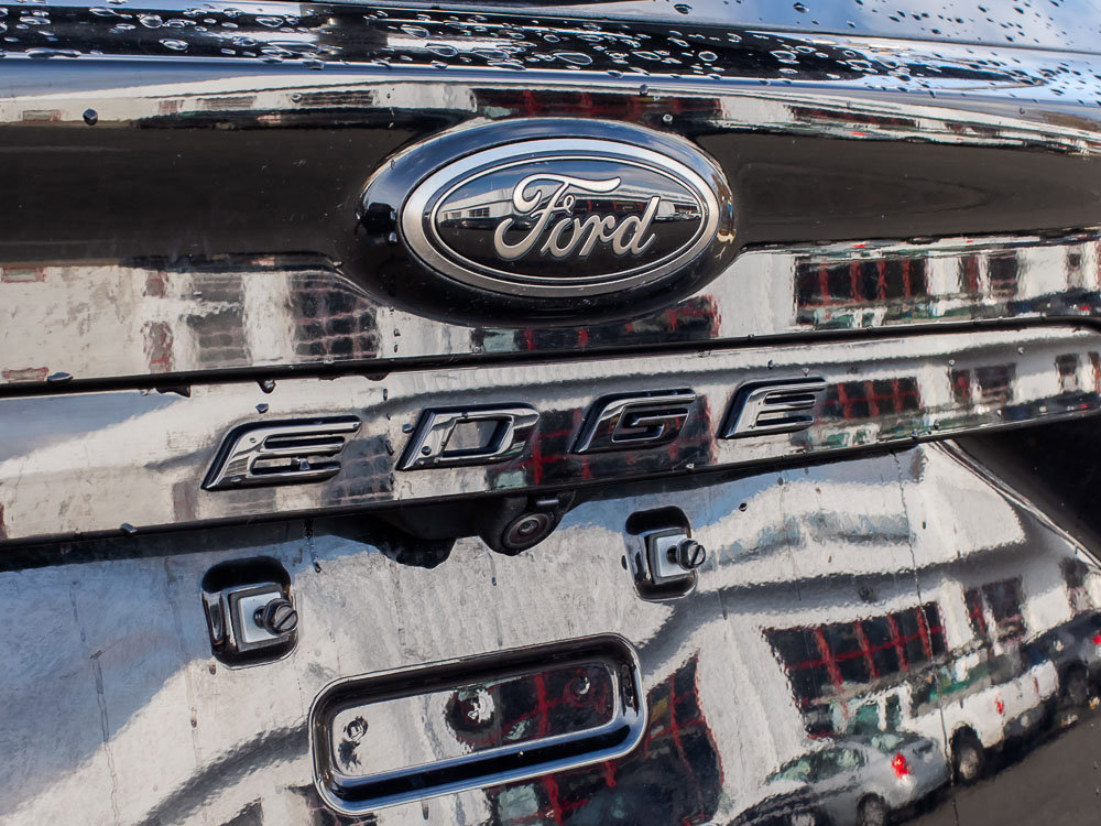 Used 2022 Ford Edge SE w/ Black Appearance Package image 10