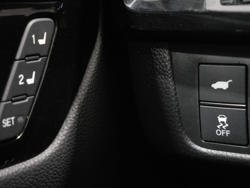 Used 2025 Honda CR-V EX-L image 15