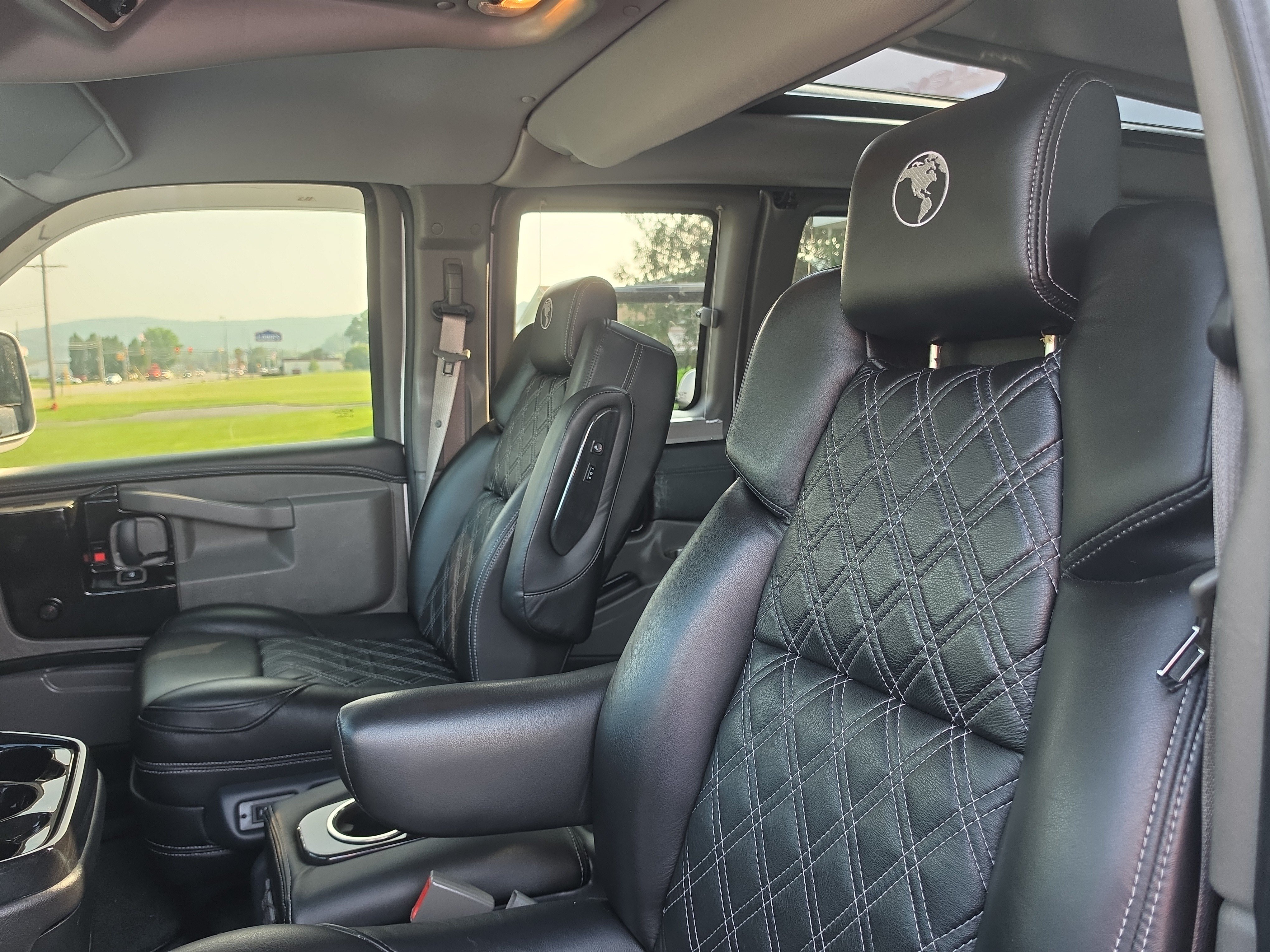 Used 2021 Chevrolet Express 2500 LS w/ Enhanced Convenience Package RWD image 15