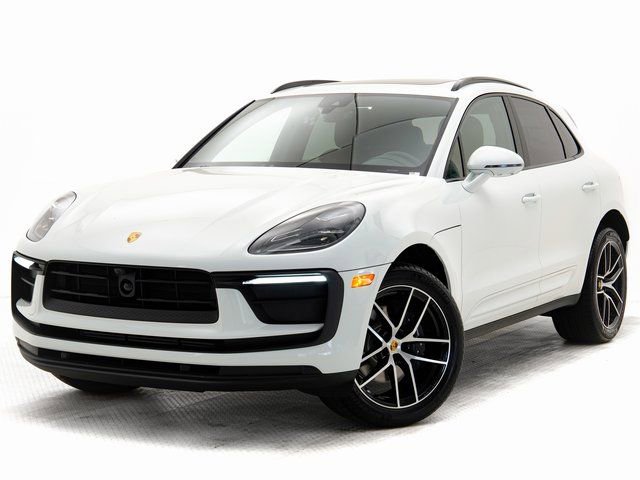 Certified 2025 Porsche Macan image 1