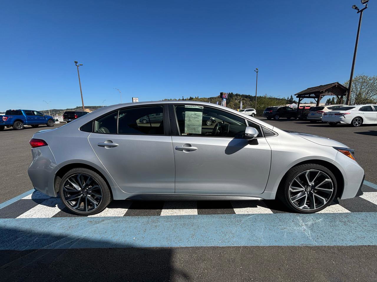 Used 2020 Toyota Corolla SE FWD image 6