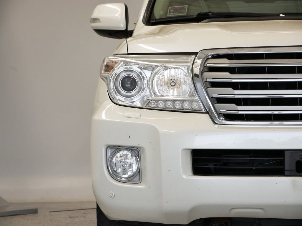Used 2015 Toyota Land Cruiser image 12