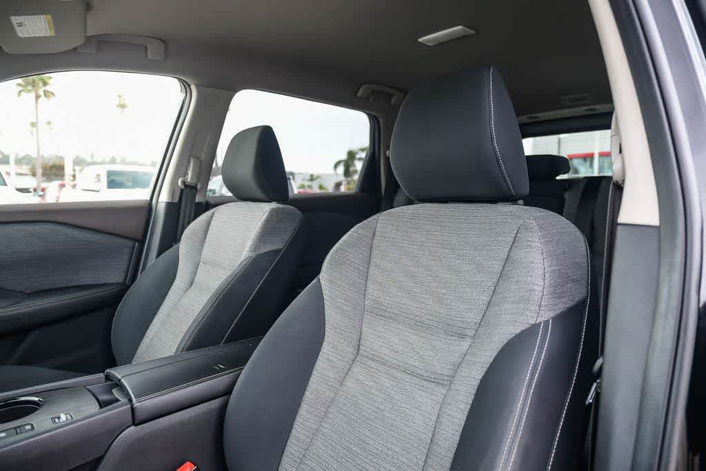 Used 2021 Nissan Rogue S FWD image 17