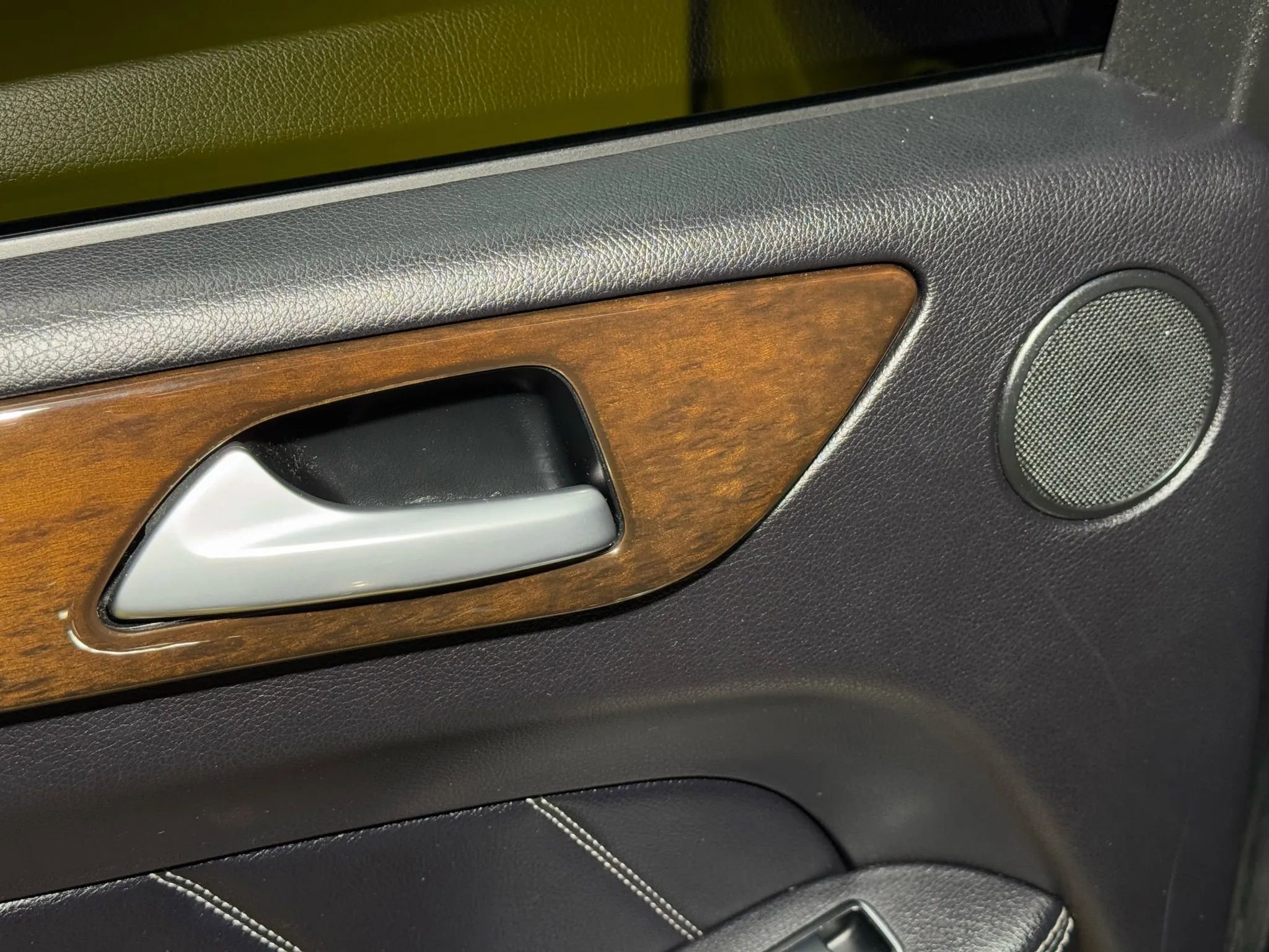 Used 2016 Mercedes-Benz GL 450 4MATIC w/ Premium I Package image 23