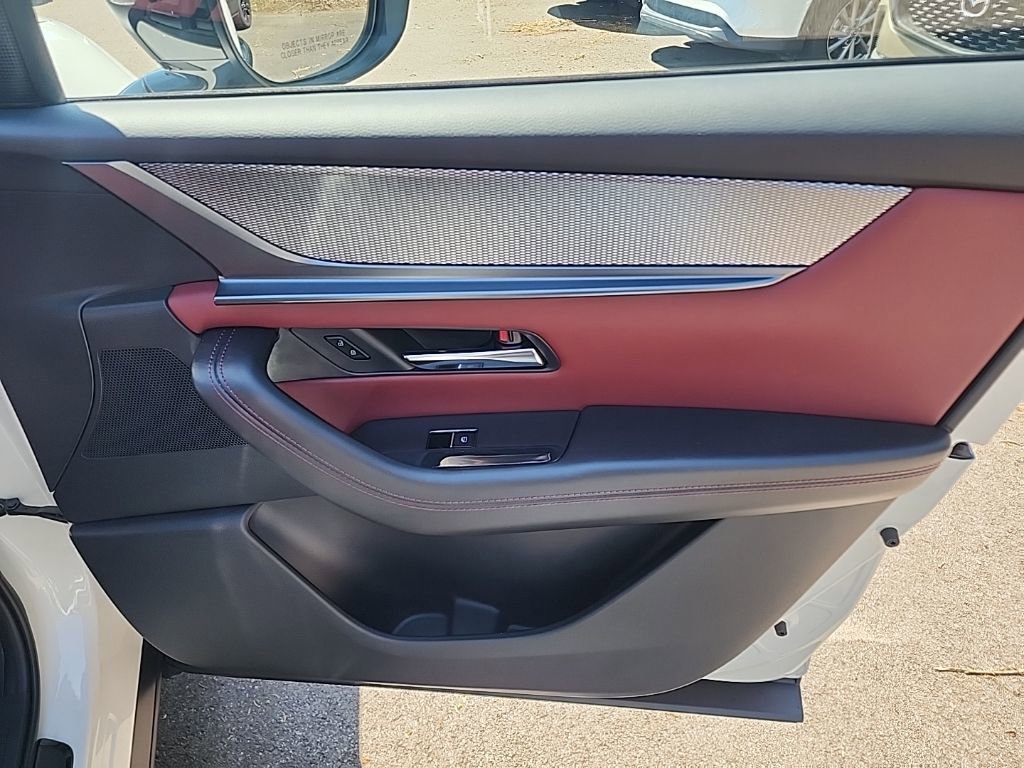 Certified 2025 MAZDA CX-70 Plug-In Hybrid w/ Premium Plus AWD/4WD image 30