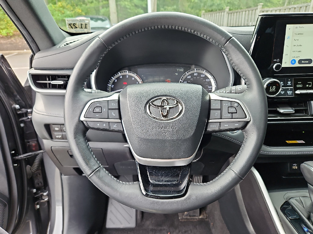 Used 2023 Toyota Highlander XSE AWD/4WD image 22