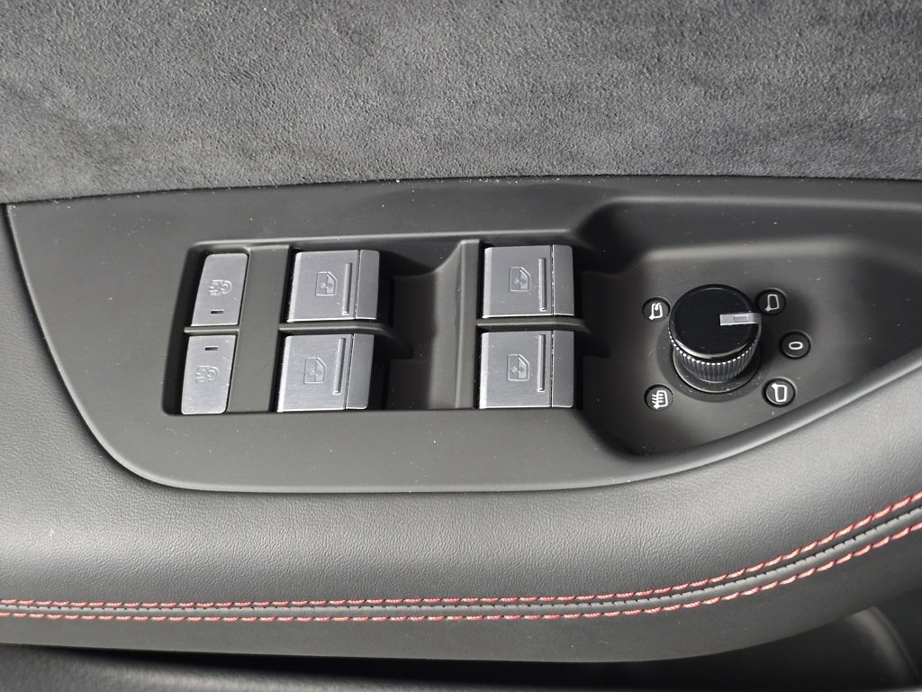 Used 2025 Audi S6 Prestige image 10