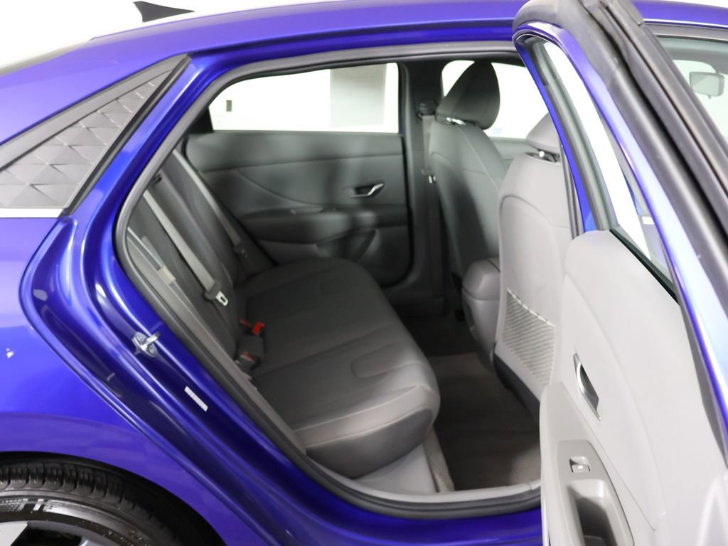 Used 2024 Hyundai Elantra SEL w/ Convenience Package FWD image 41