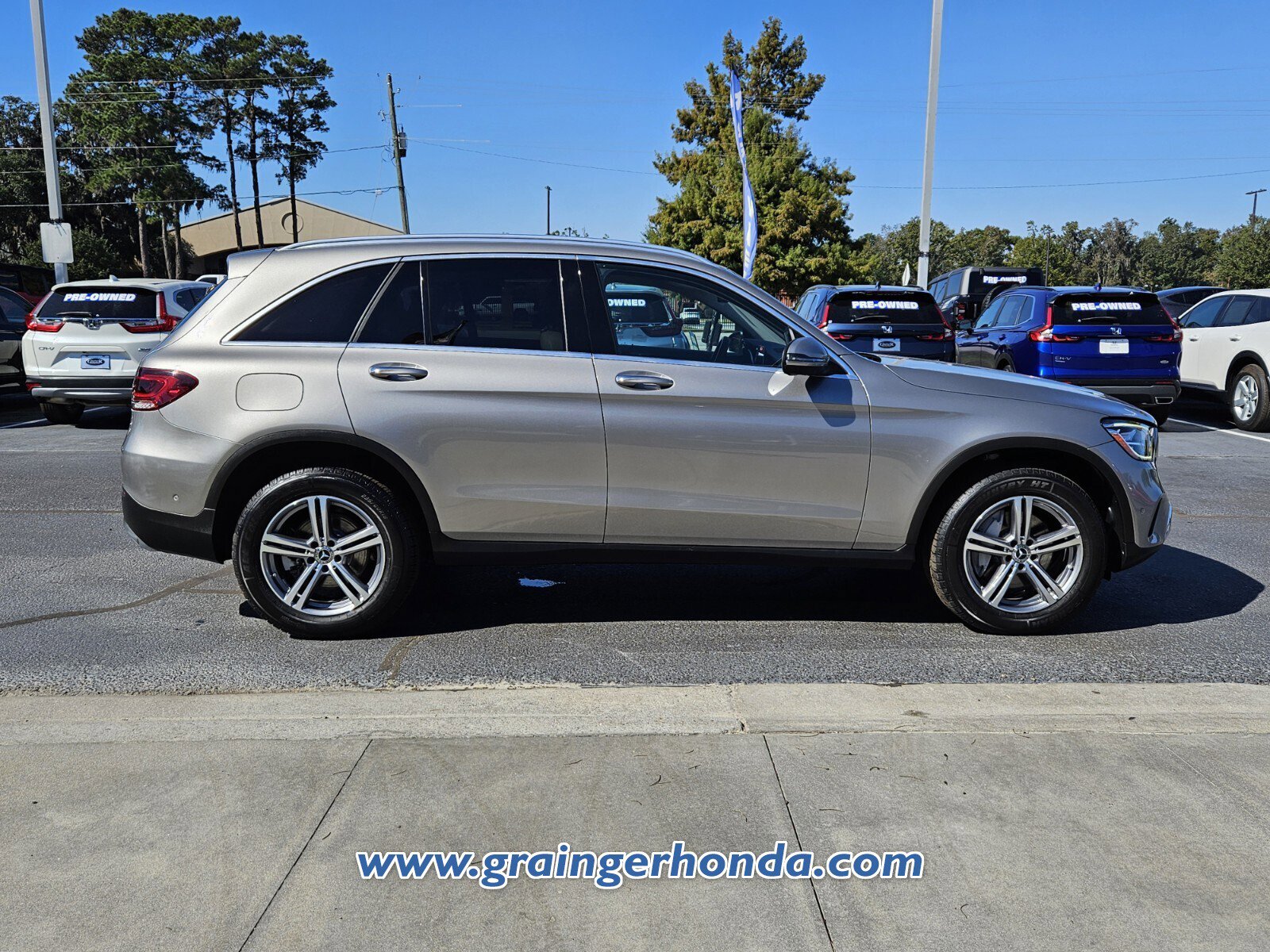 Used 2022 Mercedes-Benz GLC 300 w/ Premium Package Lite image 6